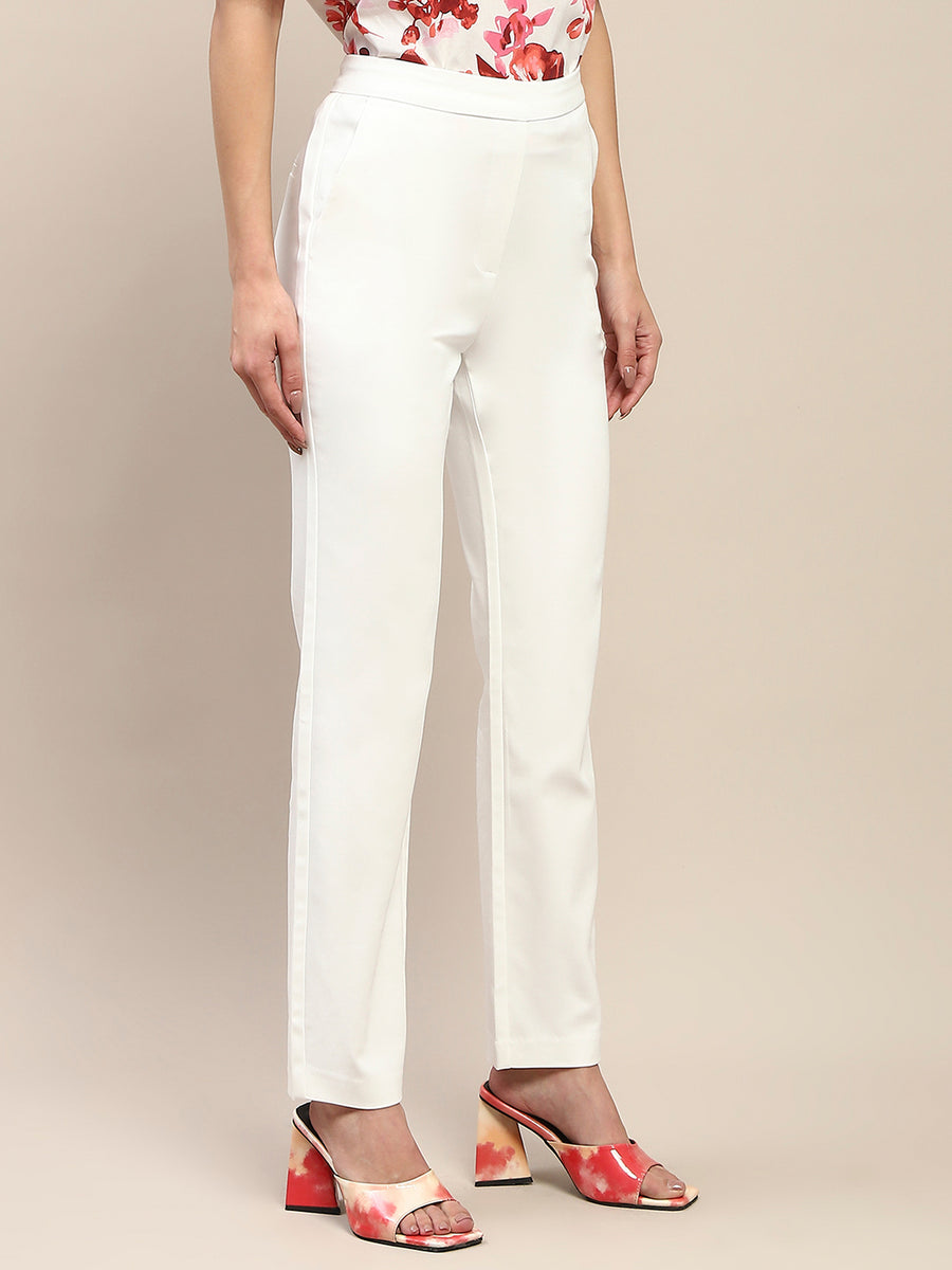 Madame Solid Side Zipper And Pocketed White Trousers